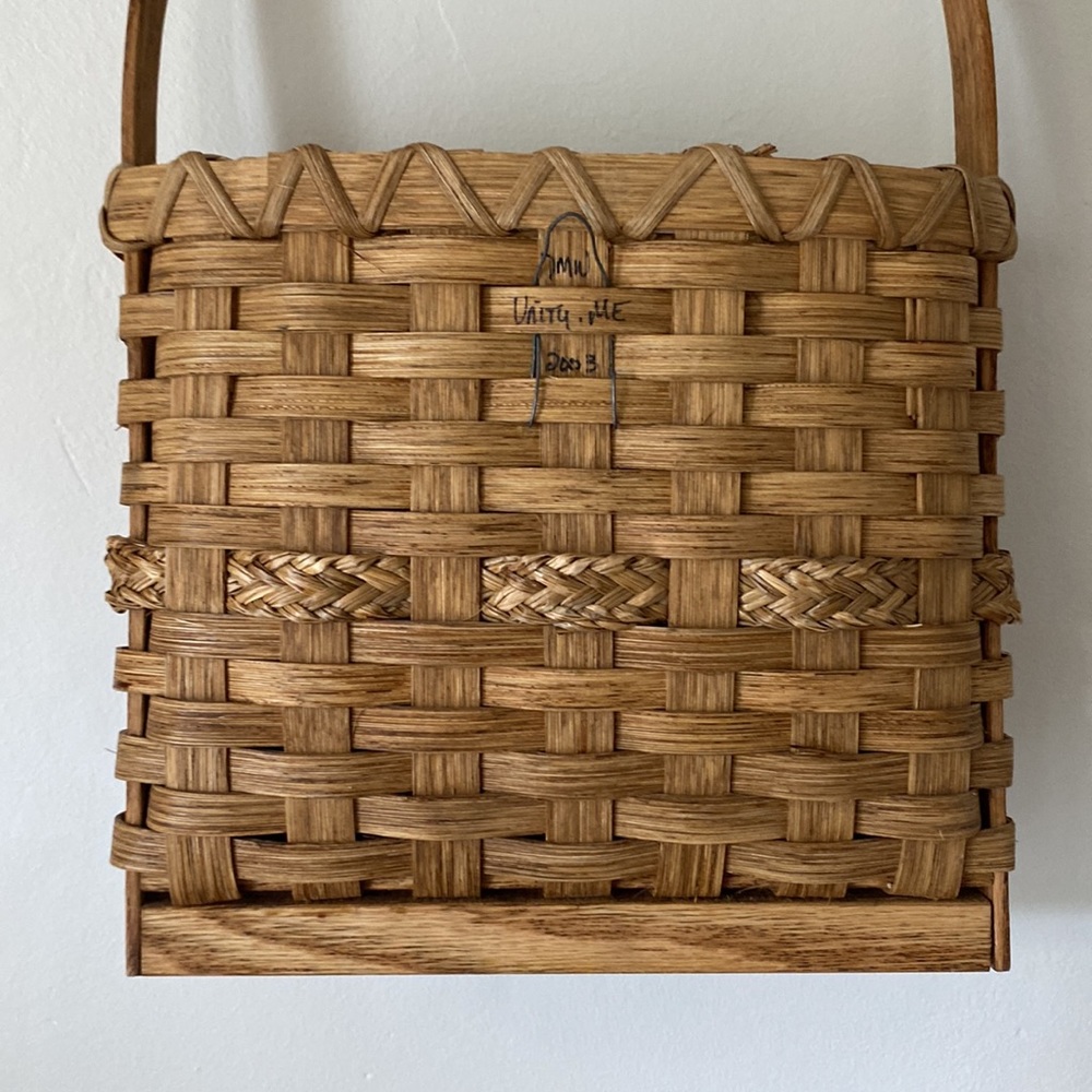 Wall Organizer Key and Letter Basket - Picture 4 of 7